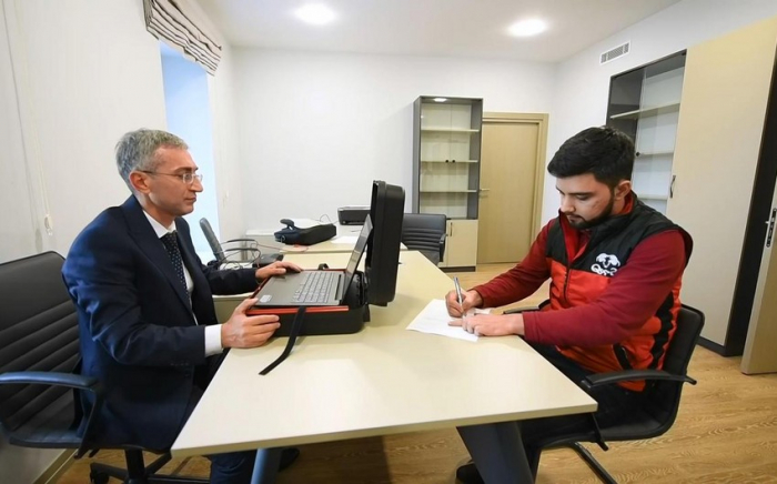 Şuşada 30 ildən sonra ilk dəfə səyyar ədliyyə xidmətləri təşkil olunub
Şuşada 30 ildən sonra ilk dəfə səyyar ədliyyə xidmətləri təşkil olunub