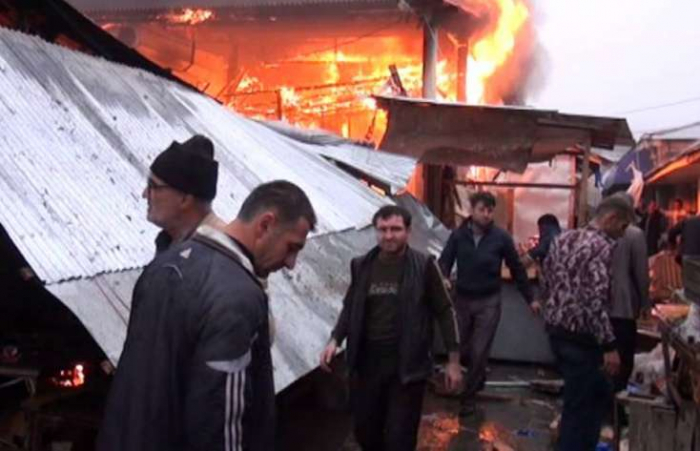 Sabirabad bazarı yanır