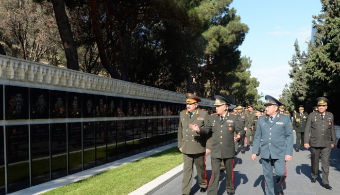 High-ranking military representatives of CIS Member States visit Alley of Martyrs