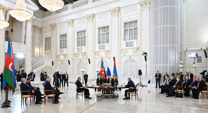 Déclaration de Sotchi du Président azerbaïdjanais, du Premier ministre arménien et du Président russe