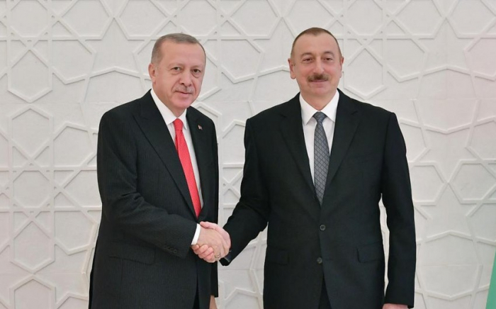 Azərbaycan və Türkiyə prezidentləri arasında telefon danışığı olub
Azərbaycan və Türkiyə prezidentləri arasında telefon danışığı olub
