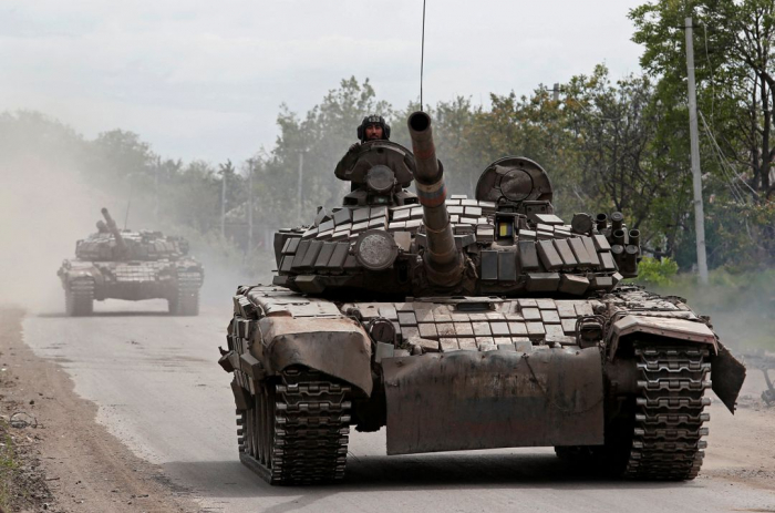 Ukraine war: Kyiv claims major gains as Russia exits Kherson