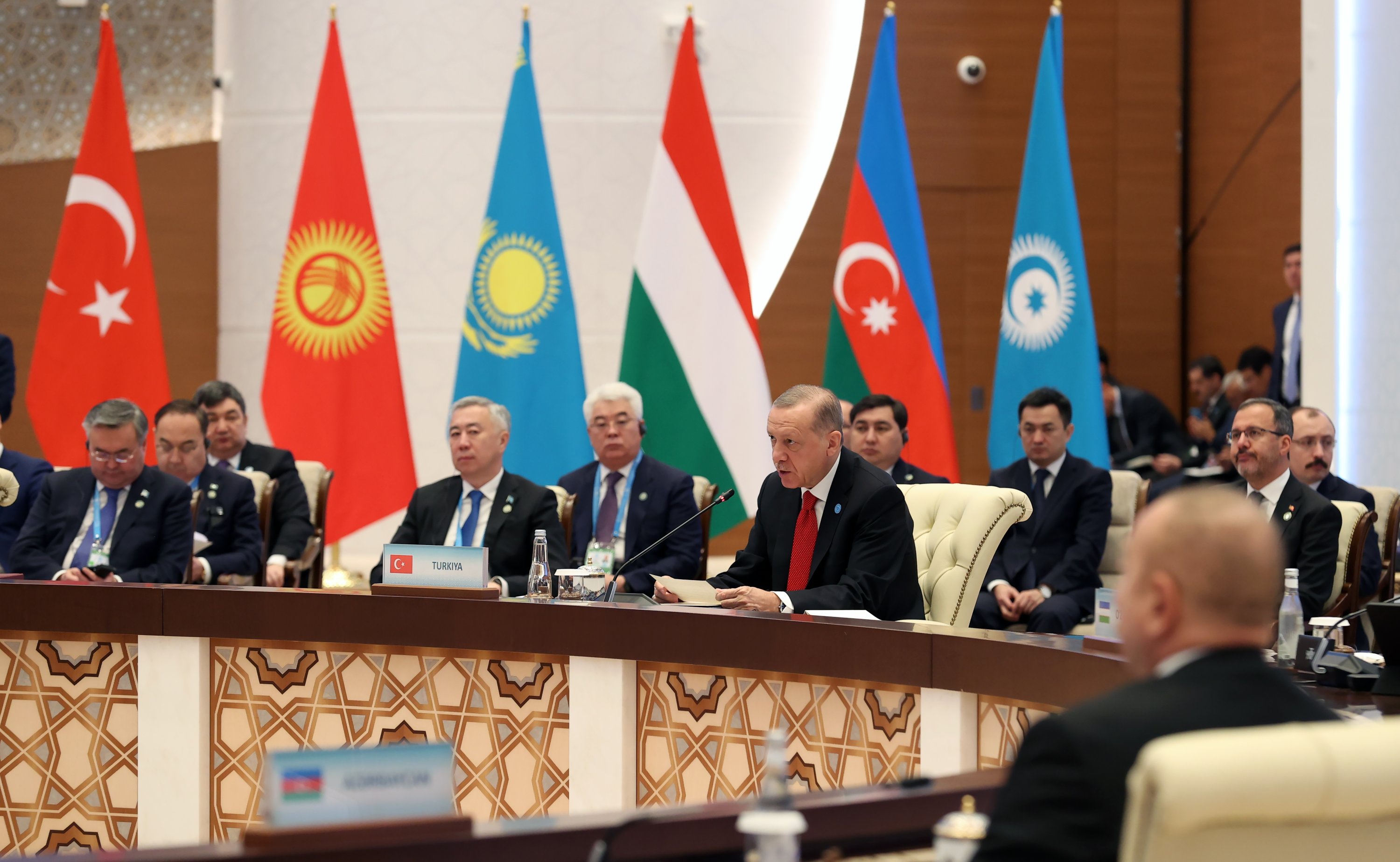  Präsident Ilham Aliyev nimmt an einer Baumpflanzzeremonie in Samarkand teil  