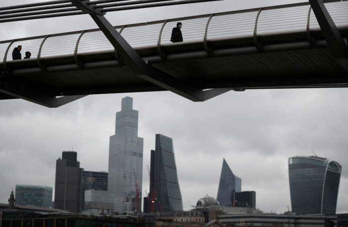 UK economy shrinks at start of feared long recession