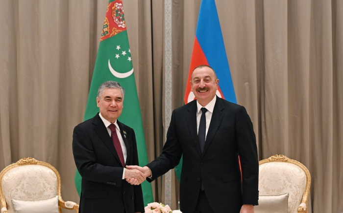   İlham Əliyev Berdiməhəmmədovla görüşüb   
   