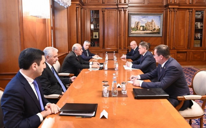   Aserbaidschanischer Premierminister trifft sich mit dem belarussischen stellvertretenden Premierminister  