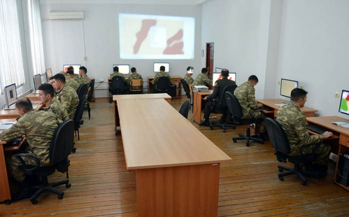   Es finden Kommando- und Hauptquartierübungen der Militäreinheiten der aserbaidschanischen Armee statt   -FOTOS    
