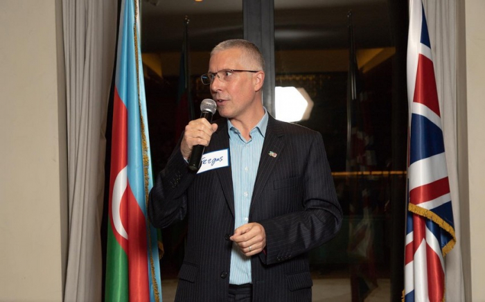   El embajador británico felicita al pueblo de Azerbaiyán  