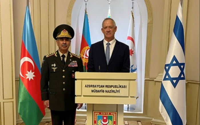  Les ministres de la Défense azerbaïdjanais et israélien s