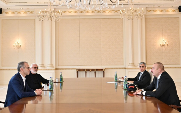   Ilham Aliyev empfing den Vorstandsvorsitzenden der Formel-1-Gruppe und den Berater der Gruppe  