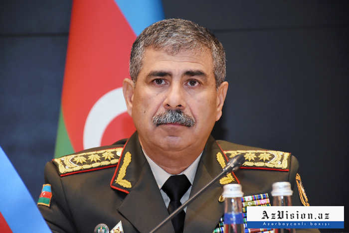   El ejército de Azerbaiyán está equipado con equipo militar moderno, dice el ministro de Defensa  