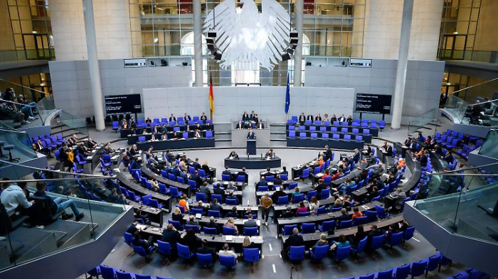   Bundestag beschließt 45,6 Milliarden neue Schulden  