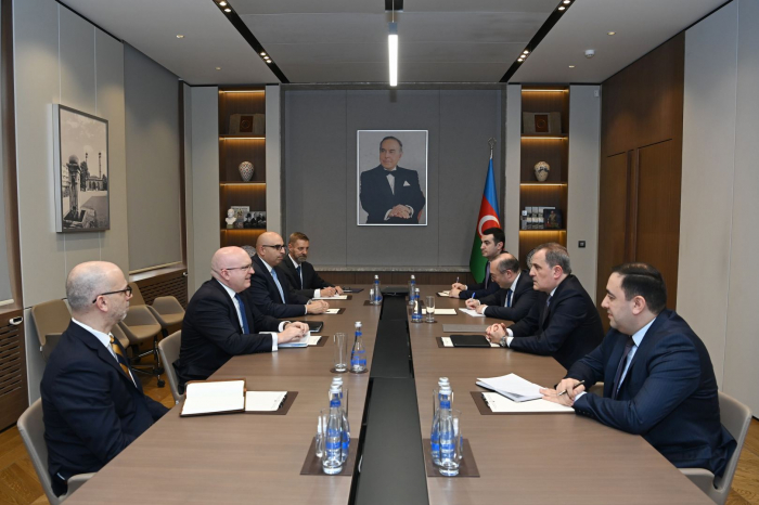   Bayramov und Philip Reeker tauschen sich über die Normalisierung der Beziehungen zwischen Aserbaidschan und Armenien aus  