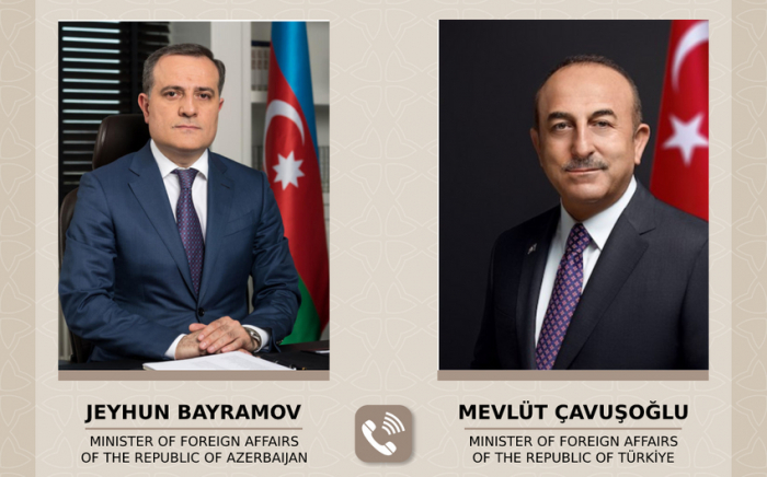   Azerbaijani, Turkish FMs hold phone talks  