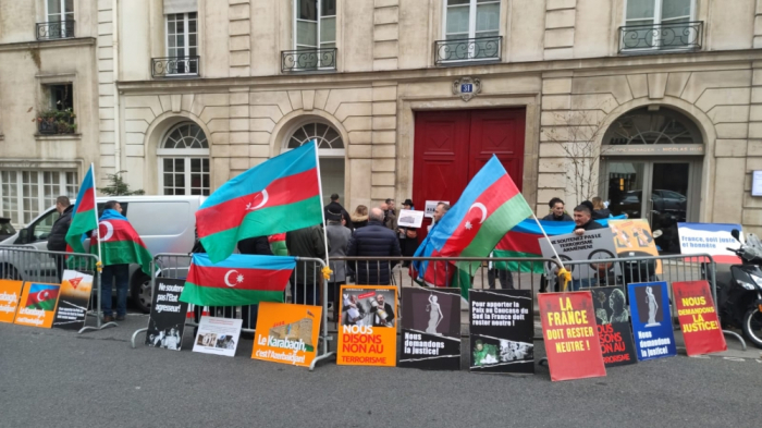  Representatives of Azerbaijani Diaspora hold protest outside French Senate 