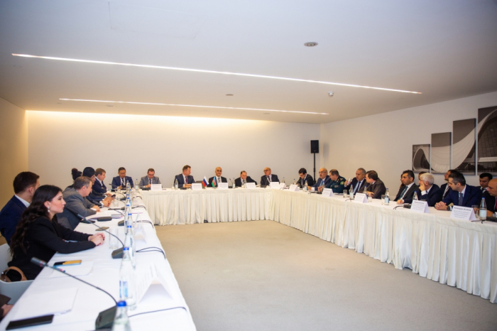 Baku hosts roundtable on “Transport corridors between Azerbaijan and Russia: challenges and development”