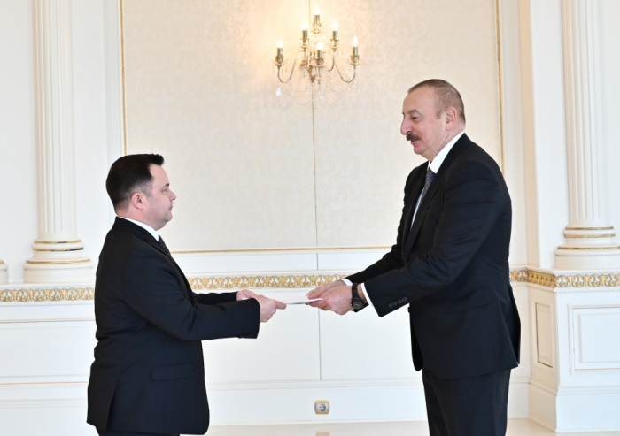  President Ilham Aliyev receives credentials of incoming ambassador of Moldova 