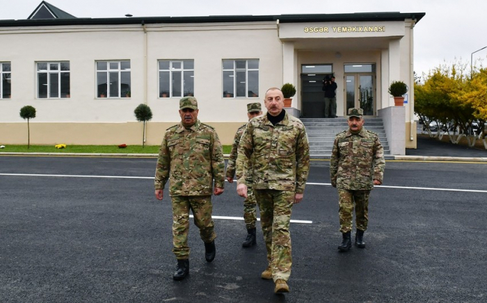  Presidente Ilham Aliyev se familiariza con las condiciones creadas en la unidad militar "N" en Fuzuli 