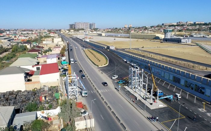 Xocəsəndə yeni yerüstü piyada keçidi tikilir  
