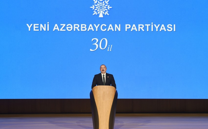    "Bütün dünya azərbaycanlıları başını dik tutub"   