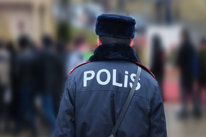 Bakıda polis ticarət mərkəzlərinə, marketlərə bu elanı vurdu Bakıda polis ticarət mərkəzlərinə, marketlərə bu elanı vurdu