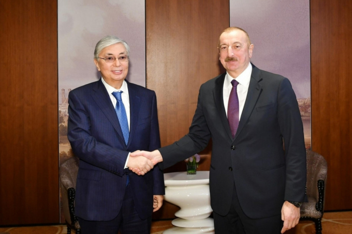 İlham Əliyev Tokayevə zəng edib İlham Əliyev Tokayevə zəng edib