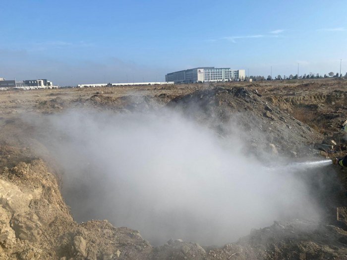 Bakıda məişət tullantıları yanıb   
