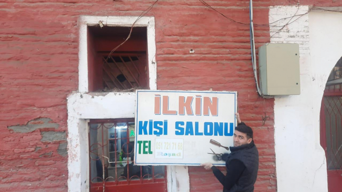 Ağdaşda qanunsuz yerləşdirilən reklam lövhələri sökülüb  
