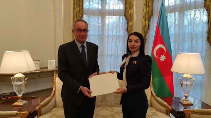   El representante de la Cancillería francesa realiza una visita de cortesía a la Embajada de Azerbaiyán  