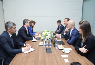 Se discuten las posibilidades de cooperación entre empresarios azerbaiyanos y europeos