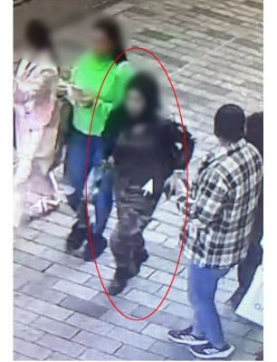 İstanbulda küçədə partlayıcı qurğunu bu qadın qoyub – FOTO İstanbulda küçədə partlayıcı qurğunu bu qadın qoyub – FOTO