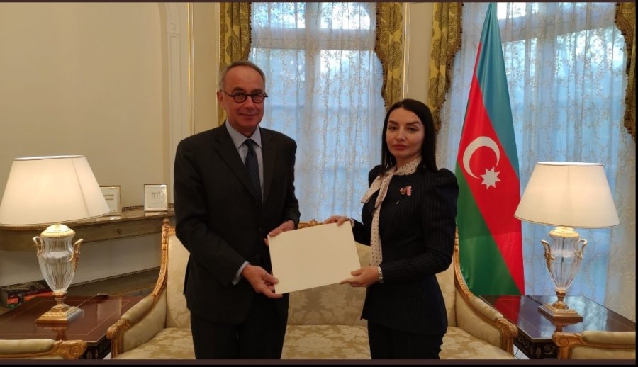 Leyla Abdullayeva etimadnaməsini sürətini Fransa XİN-ə təqdim etdi