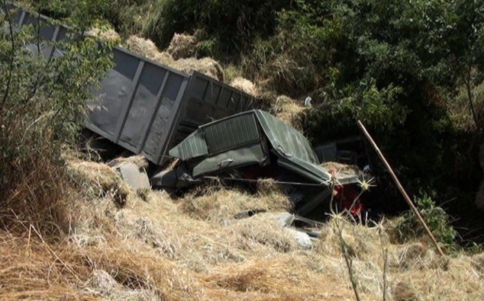  Kəlbəcərdə yük avtomobili dərəyə aşıb,  ölən var    

