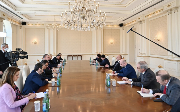  Le président Ilham Aliyev a reçu un haut fonctionnaire de l
