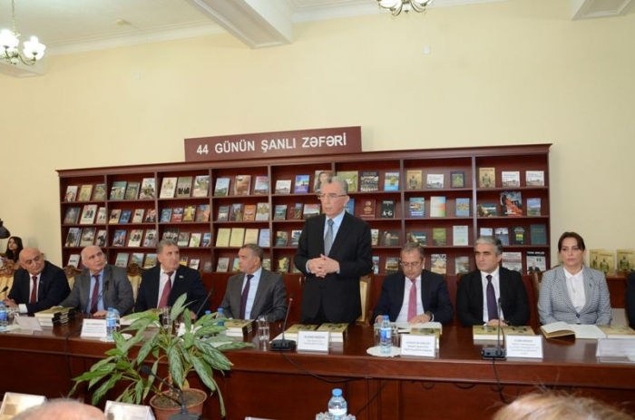 Qaribaşvili İlham Əliyevi ağsaqqal adlandırdı - Eldar Əzizov
Qaribaşvili İlham Əliyevi ağsaqqal adlandırdı - Eldar Əzizov