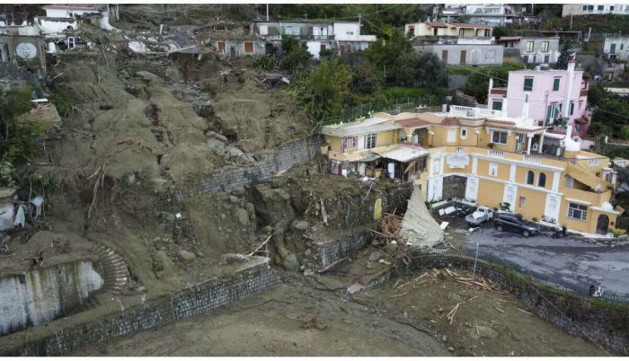 Italie/Glissement de terrain : le bilan des victimes s