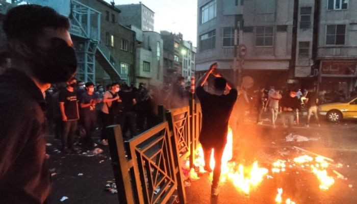    İranda etirazçıya ilk dəfə ölüm hökmü çıxarıldı   