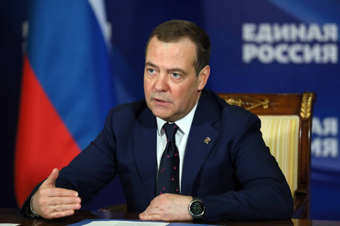 “Qərb dünyanı qlobal müharibəyə sövq edir” -    Medvedev     
