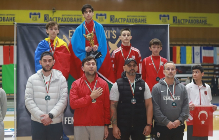 Azerbaijani fencer claims gold at Bulgarian tournament