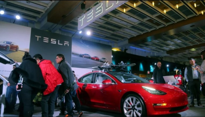 "Tesla" Çində 80 mindən çox avtomobili geri qaytarır