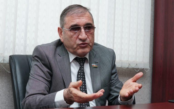 “Nazir, nazir müavinlərinin büdcəni dağıtması nəzarətin təkmil olmadığını göstərir”
“Nazir, nazir müavinlərinin büdcəni dağıtması nəzarətin təkmil olmadığını göstərir”