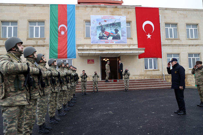   Seremos un solo ejército, una sola fuerza y un solo puño cada vez que surja una amenaza contra Azerbaiyán, dice el ministro de Defensa turco  