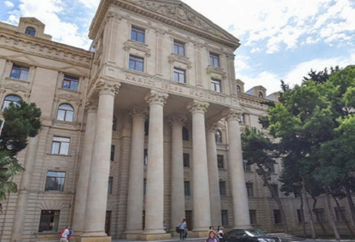 Rəsmi Bakı Parisə nota verib Rəsmi Bakı Parisə nota verib