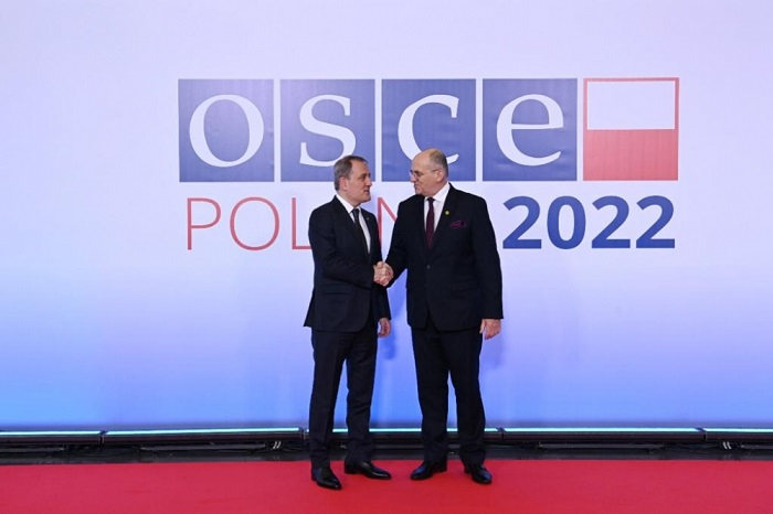   Aserbaidschanischer Außenminister nimmt am 29. OSZE-Ministerrat in Polen teil  