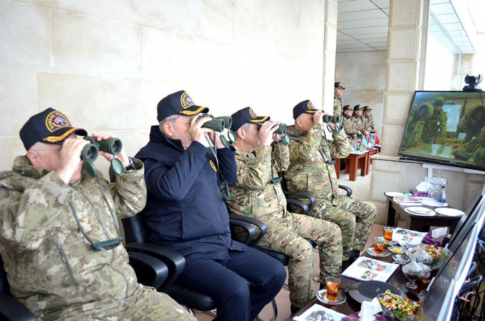 Azerbaijani and Turkish defense ministers watch joint military exercises - VIDEO