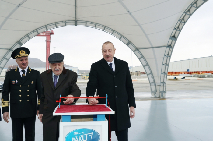  Le président azerbaïdjanais participe à la cérémonie de lancement du tanker « Académicien Khochbakht Youssifzadé » 