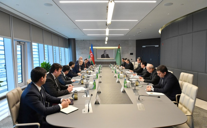  Aserbaidschan erörterte den Ausbau der wirtschaftlichen Zusammenarbeit mit Turkmenistan - FOTO
