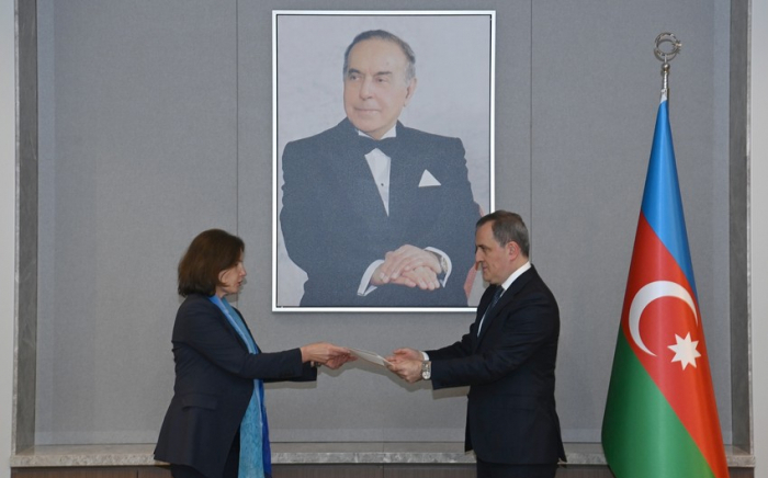  Le chef de la diplomatie azerbaïdjanaise s