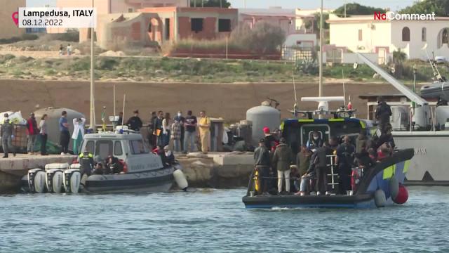  More than 145 migrants rescued at sea and arrive in Lampedusa -   NO COMMENT    