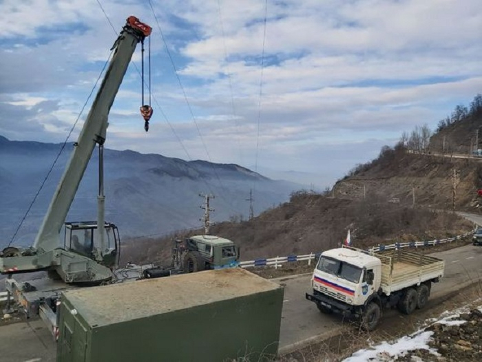  Russian peacekeepers install modular barracks in area where Azerbaijanis protest